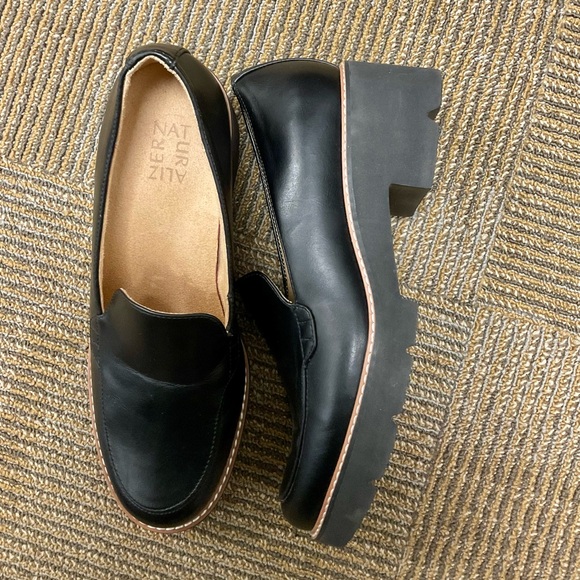 Naturalizer Shoes - Naturalizer Chunky Penny Loafer platform heel Black Sz 9M